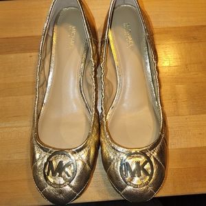 Michael Kors flats gold with gold logo